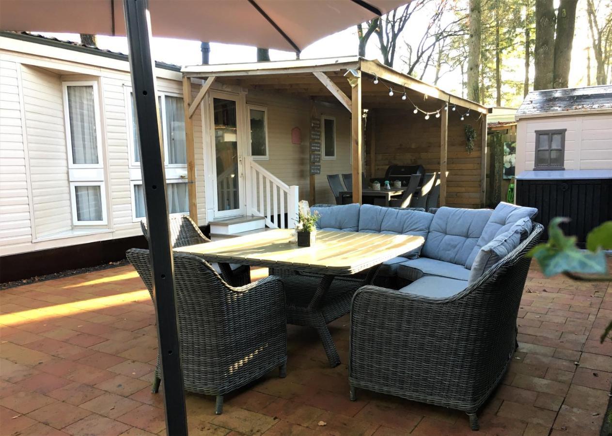 Prachtige Luxe Chalet Op De Veluwe Nabij Hoenderloo Exteriér fotografie